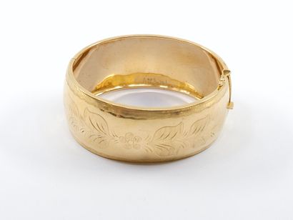 IMPORTANT chased openwork bangle 
weight...