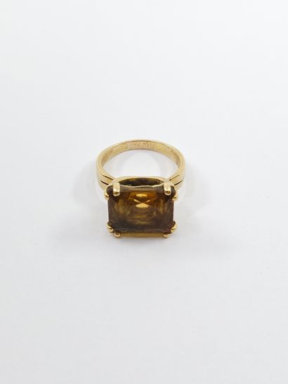 RING in yellow gold 750° set with a large...