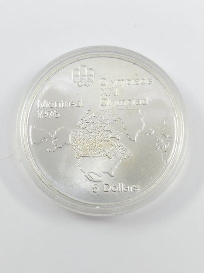 QUARANTE PIECES en argent de 5 Dollars Canadien...