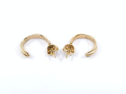 PAIRE DE BOUCLES D'OREILLES en or jaune 750°
Poids...