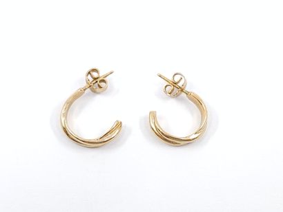 PAIRE DE BOUCLES D'OREILLES en or jaune 750°
Poids...