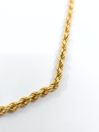 COLLIER en or jaune 750° maille torsadée
Poids...