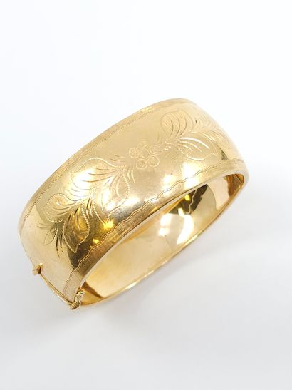 IMPORTANT chased openwork bangle 
weight...
