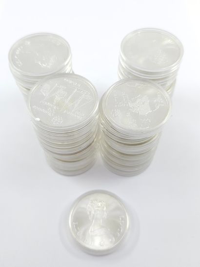 QUARANTE PIECES en argent de 5 Dollars Canadien...