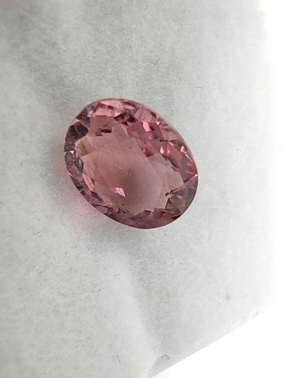 TOURMALINE pink Mozambique ovale
Dim : 7,8mm...