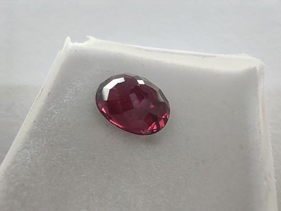 GRENAT purplish pink rhodolite Madagascar...