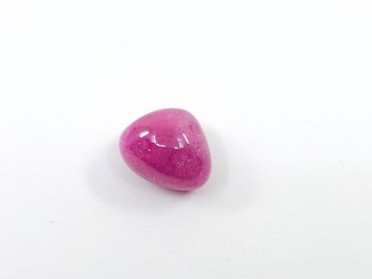 RUBIS red , cabochon , Tanzanie , 7,99 carats...