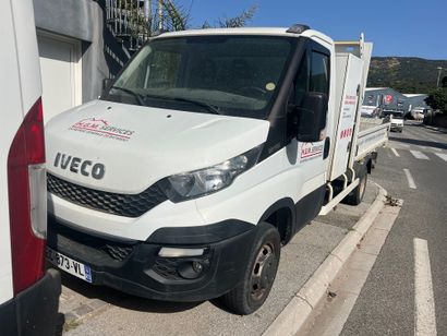 Véhicule IVECO, modèle 35C15, de couleur...