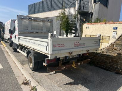 Véhicule IVECO, modèle 35C15, de couleur...