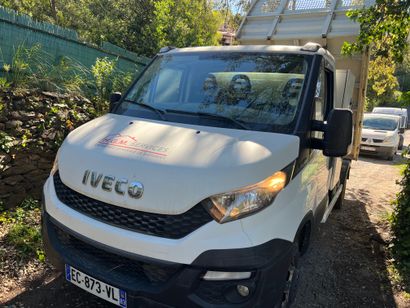 Véhicule IVECO, modèle 35C15, de couleur...