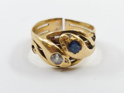 BAGUE en or jaune 750° ornée de saphir et...