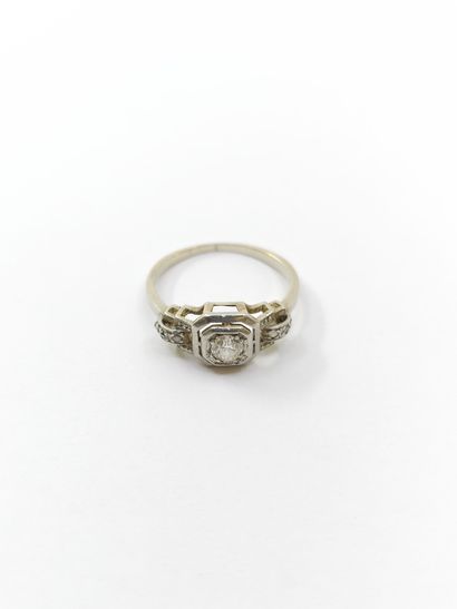 RING in 750° yellow gold and platinum set...