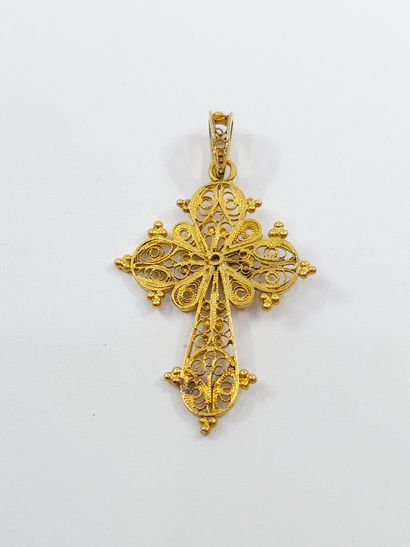 PENDENTIF croix en or jaune ajourée 
Poids...
