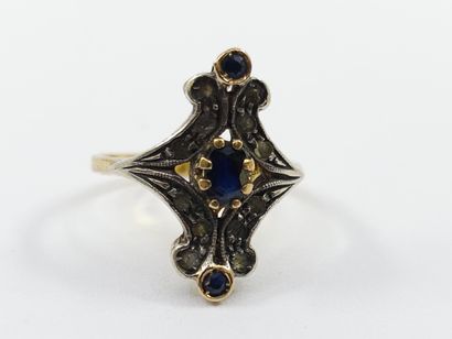 BAGUE en or et argent ornée de saphirs et...