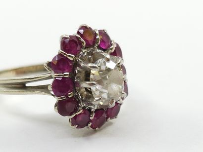 Daisy ring in 750° white gold set with a...