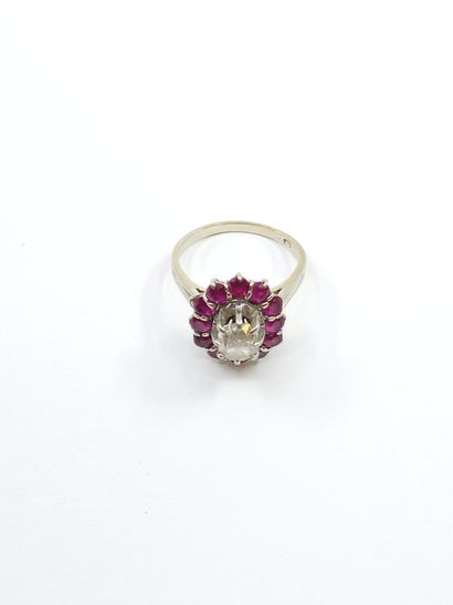 Daisy ring in 750° white gold set with a...