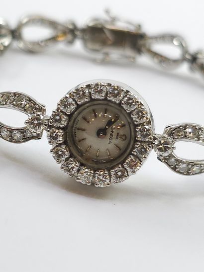 OMEGA
Montre bracelet de dame en or et platine,...