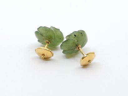 BOUTONS D'OREILLE en or jaune 750° et jade
Poids...