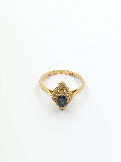 750° yellow gold marquise ring set with a...