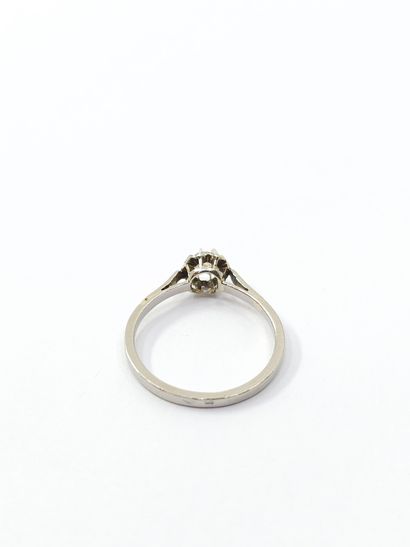 RING in 750° white gold set with an old-cut...