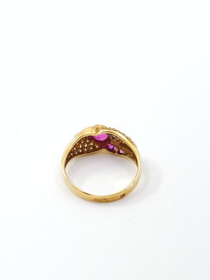 RING in yellow gold 750° set with a ruby...