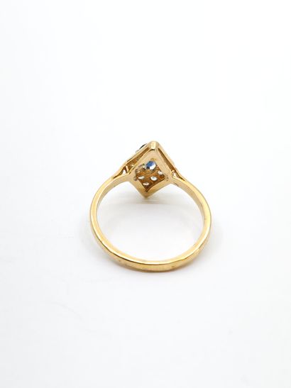 750° yellow gold marquise ring set with a...
