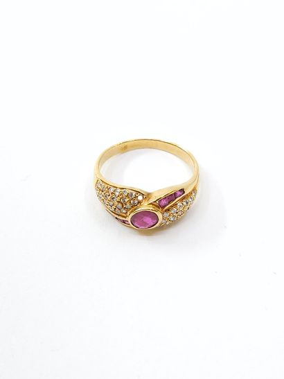 RING in yellow gold 750° set with a ruby...