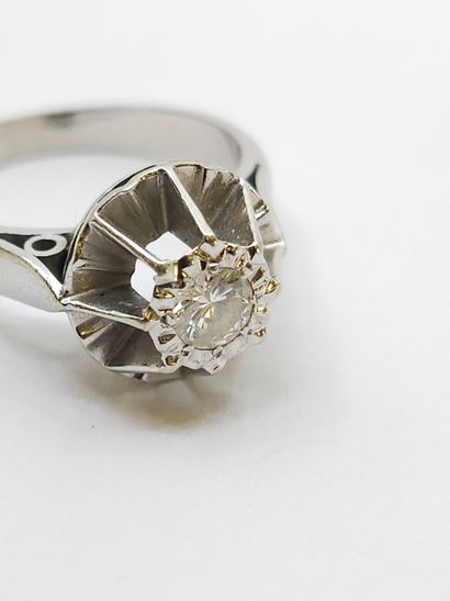 RING in 750° white gold set with a diamond,...