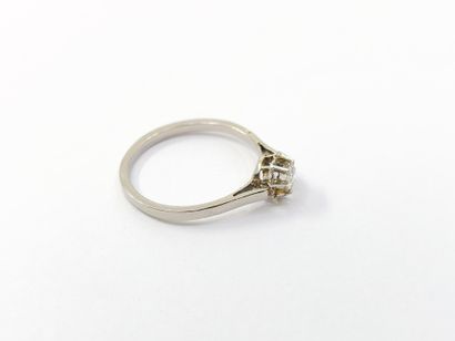 RING in 750° white gold set with an old-cut...