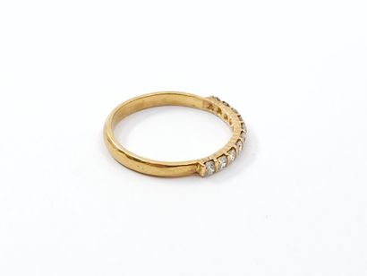 HALF-ALLIANCE in 750° yellow gold set with...