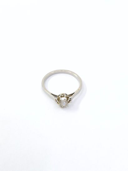 RING in 750° white gold set with an old-cut...