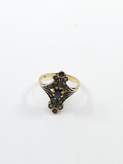 BAGUE en or et argent ornée de saphirs et...