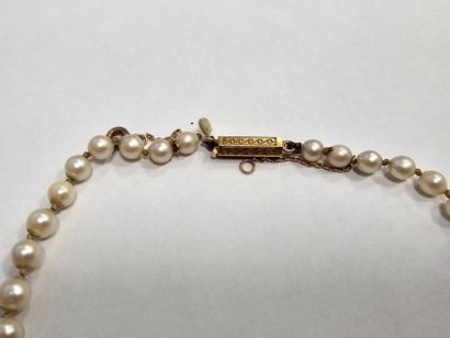 COLLIER de perles de culture, fermoir en...