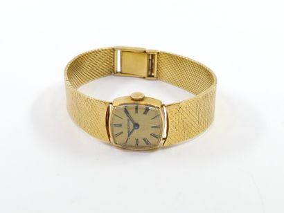 JAEGER LECOULTRE 
Montre bracelet en or jaune...