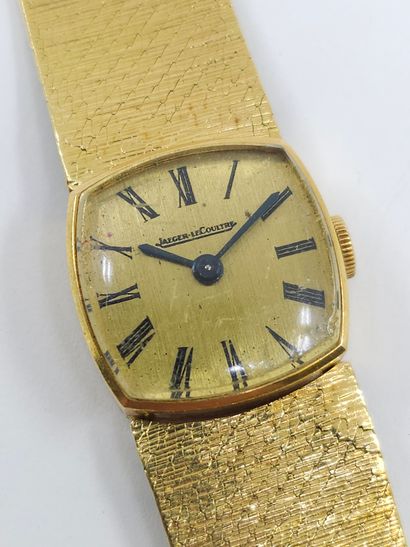 JAEGER LECOULTRE 
Montre bracelet en or jaune...