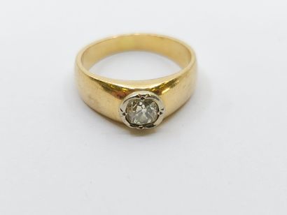 RING in two-tone 750° gold set with an old-cut...