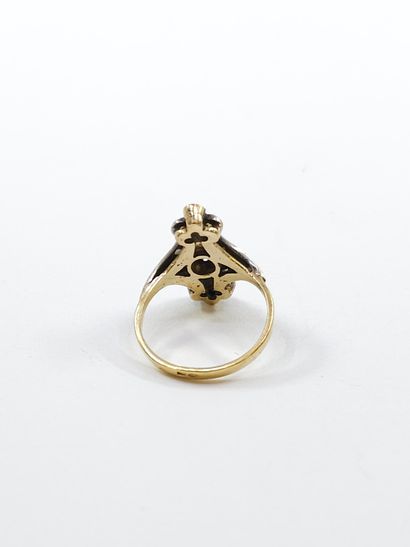 BAGUE en or et argent ornée de saphirs et...