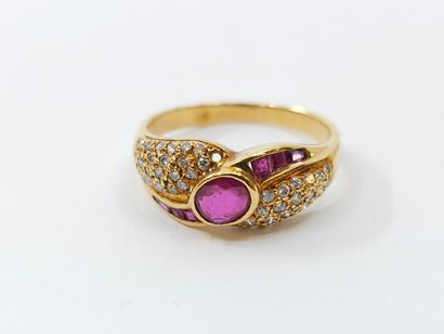 RING in yellow gold 750° set with a ruby...