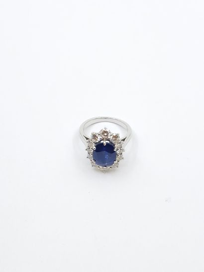 Daisy ring in 750° white gold set with a...