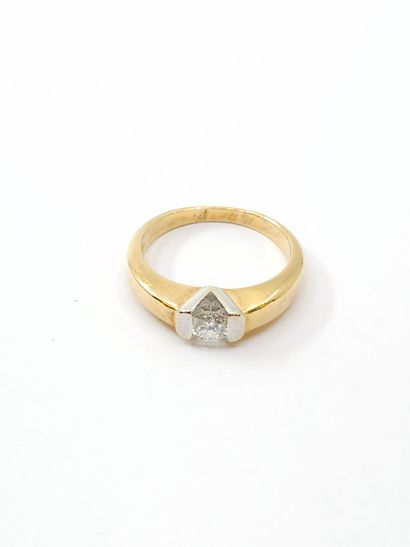 Two-tone 750° gold semi-set solitaire ring...