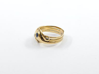 BAGUE en or jaune 750° ornée de saphir et...