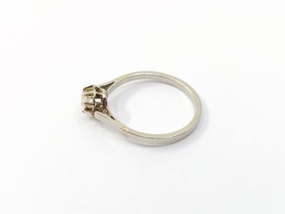RING in 750° white gold set with an old-cut...