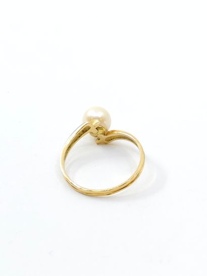 RING in yellow gold 750° set with a pearl...
