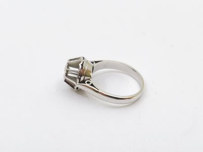 RING in 750° white gold set with a diamond,...