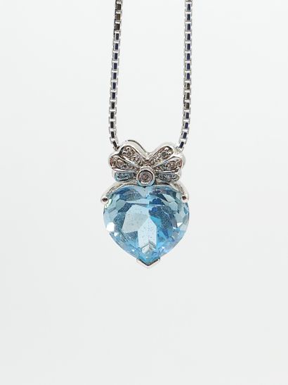 SMALL chain in 750° white gold with a pendant...