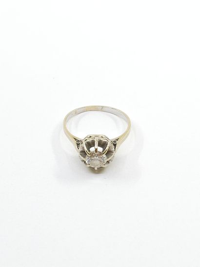 DEMI PARURE en or gris 750° ornée de diamant
Bague...