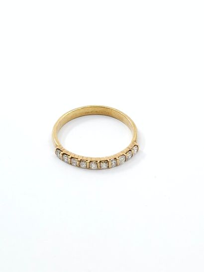 HALF-ALLIANCE in 750° yellow gold set with...