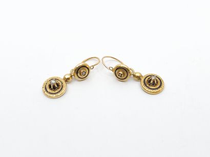 PAIR OF Dormeuses in 750° yellow gold, enameled...