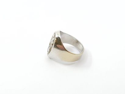 CHEVALIERE in 750° white gold set with a...
