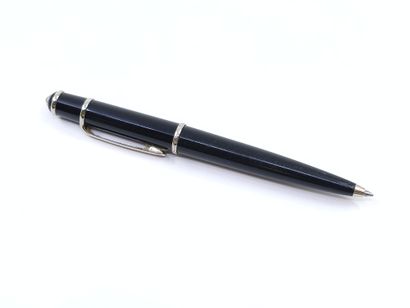 LOT de stylos comprenant : 
CARTIER stylo...